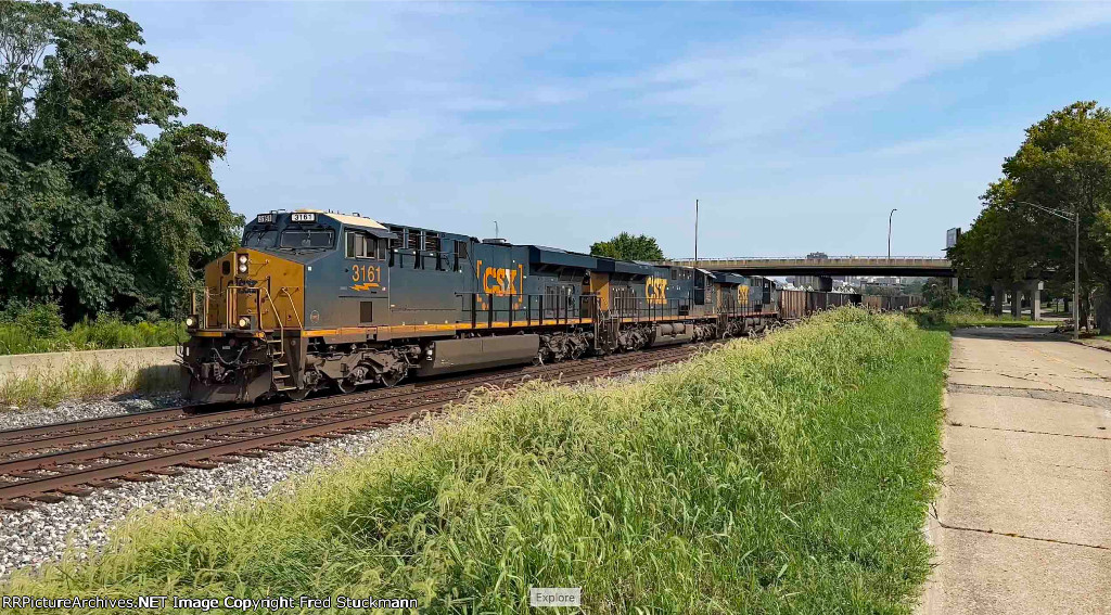 CSX 3161 leads the empty gons.